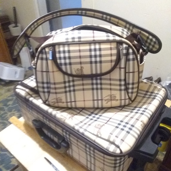 burberry luggage set
